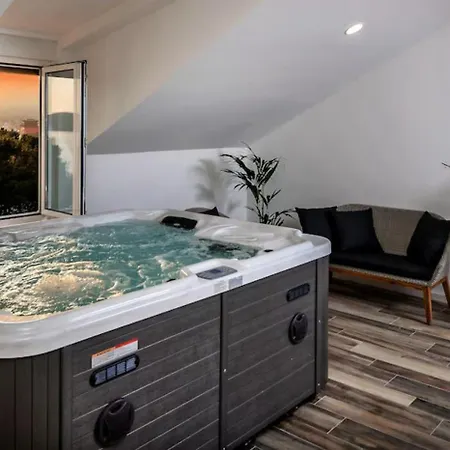 Modern House Private Pool & Jacuzzi Tatil Evi
