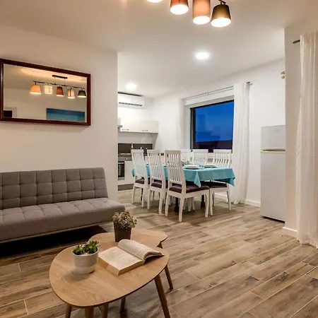Modern House Private Pool & Jacuzzi Tatil Evi Split